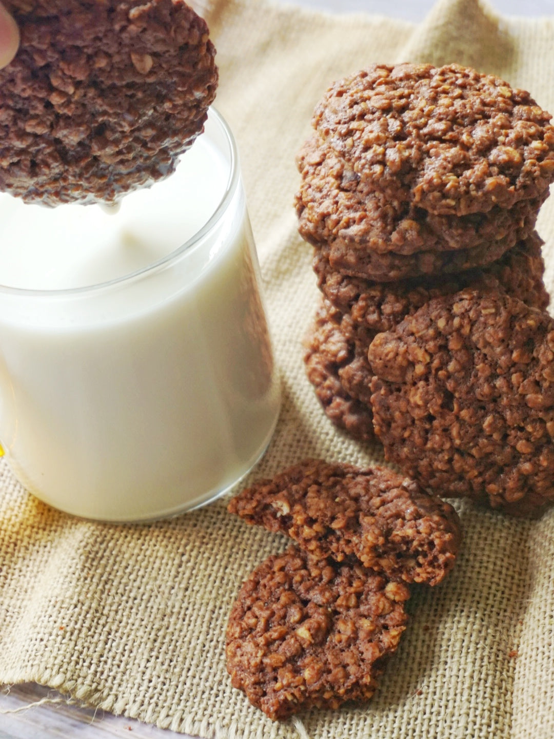 Chocolate Oat Cookies
