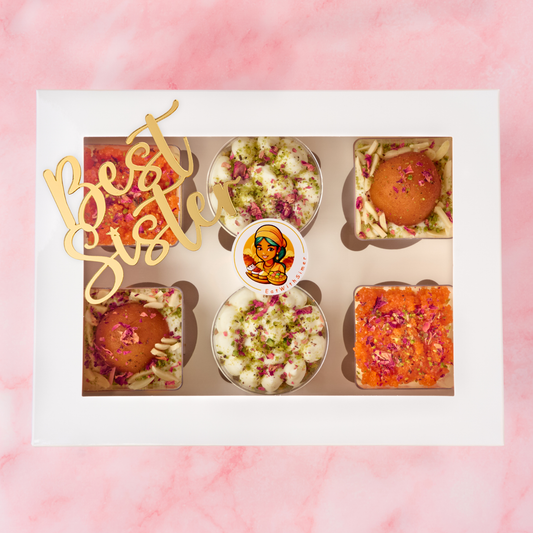 Assorted dessert cups gift box with gold-coloured Best Sister charm